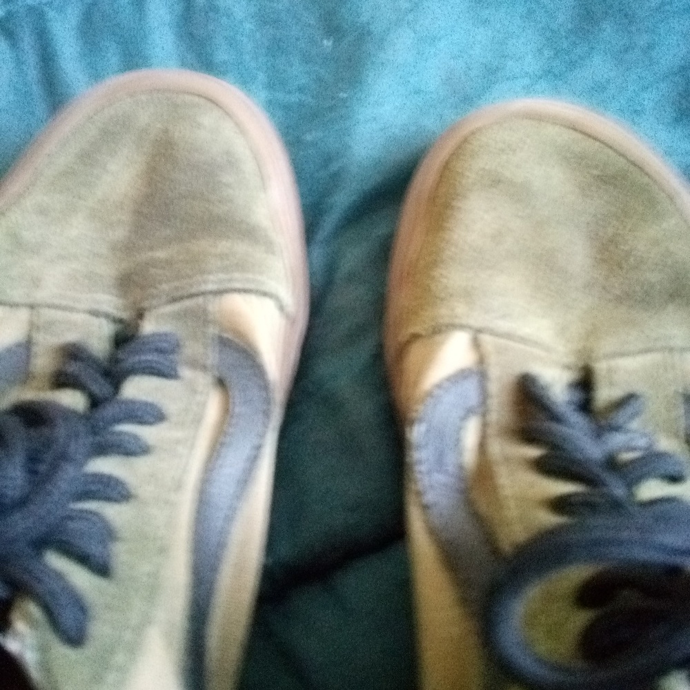 Vans Old Skool olive and gum size 8